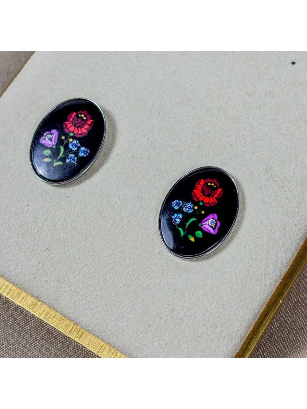 Vintage Hungarian Kalocsa Floral Stainless Steel Crystal Stud Earrings B111